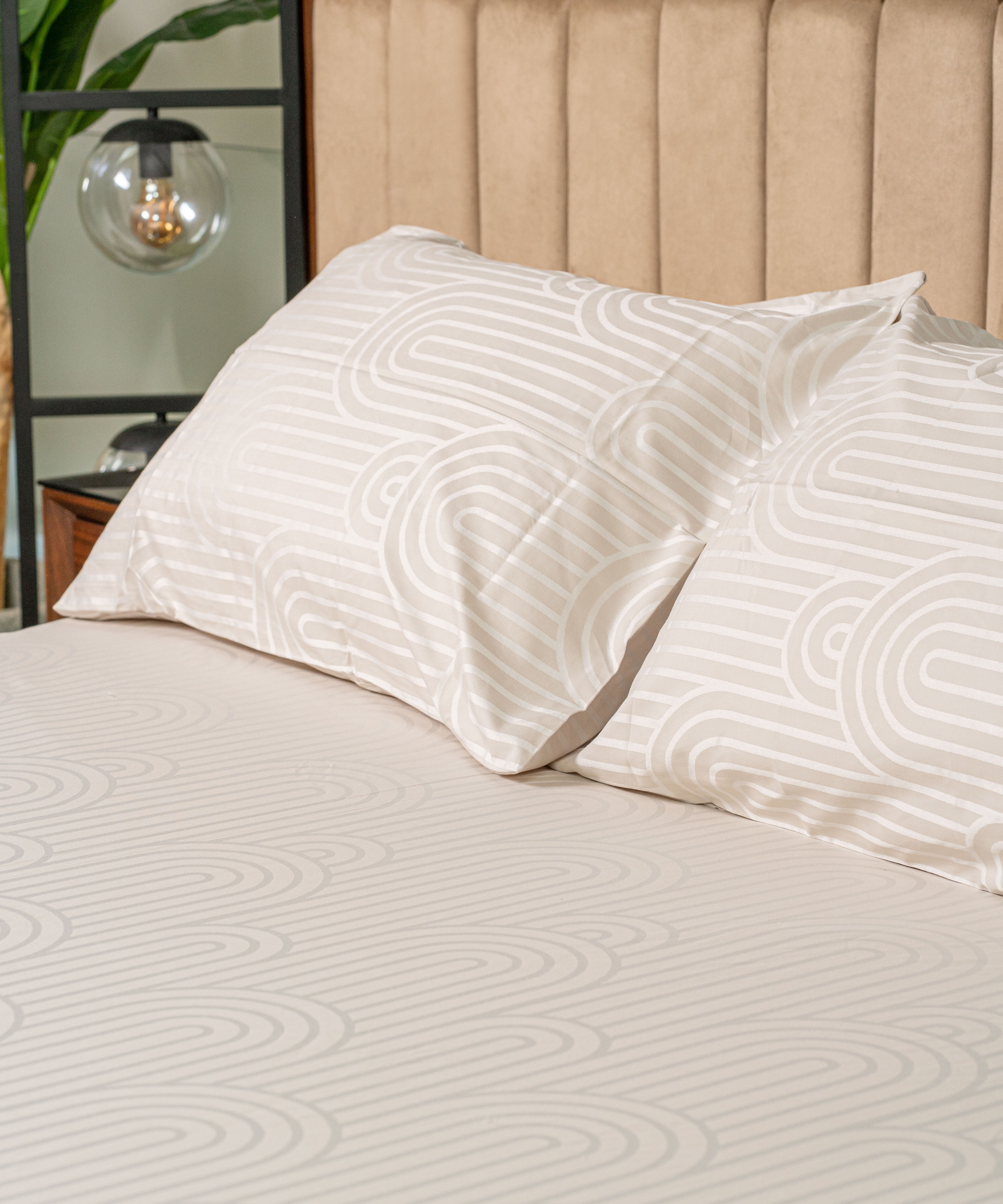 Jacquard Cotton Fitted  Bedsheet (1 Bedsheet + 2 Pillowcases)