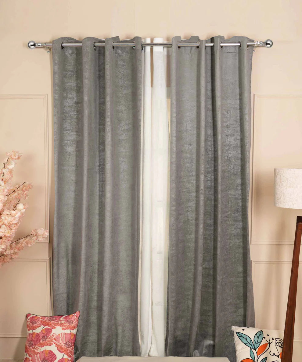 Padded Velvet Curtains - Light Blocking - Model Disel